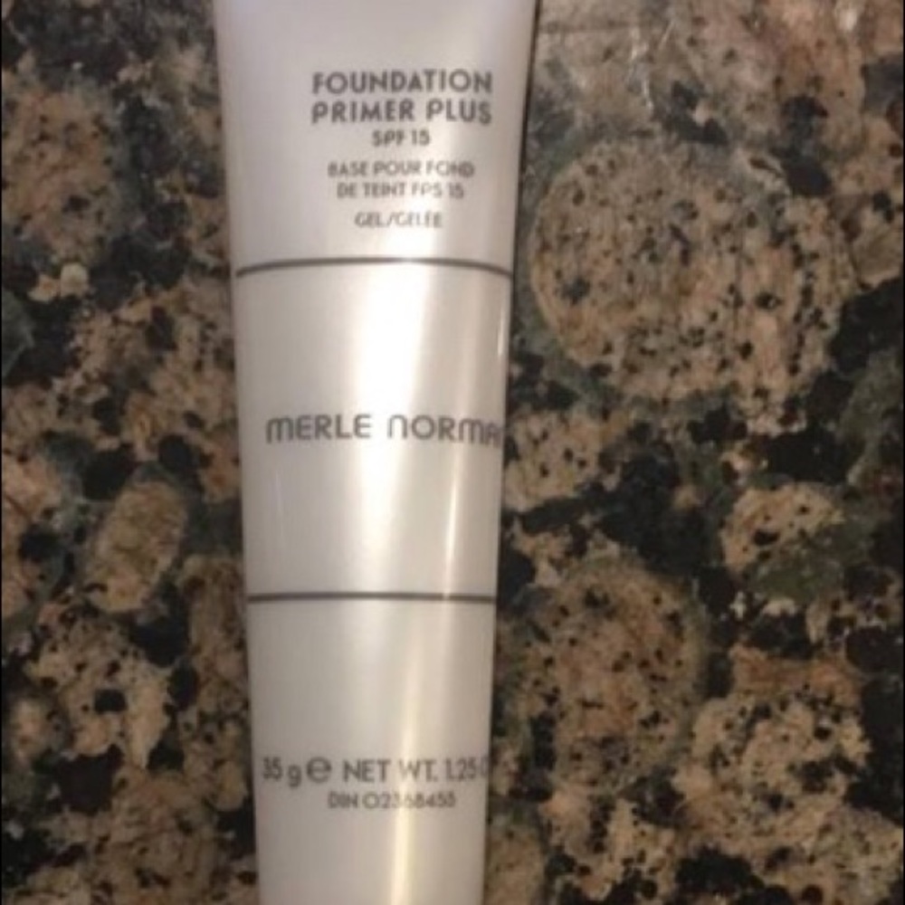 Merle Norman foundation primer plus